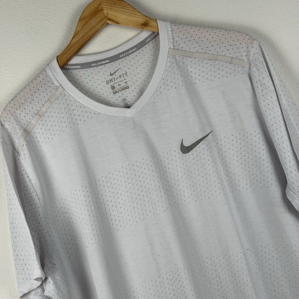 Nike Dri Fit Breathable Running Shirt Mens 2XL White Short Sleeve Tee Reflective